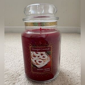 NEW YANKEE CANDLE MERRY BERRY LINZER COOKIE SWAP COLLECTION 22 OZ